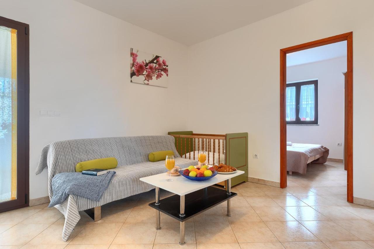 Apartmani Martina Poreč Eksteriør bilde